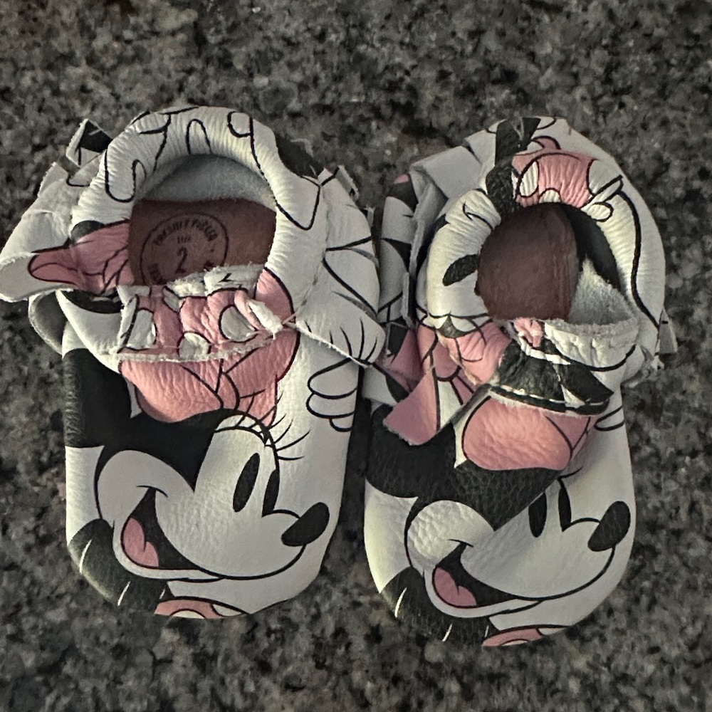 Freshly Picked moccasins - Minnie Mouse